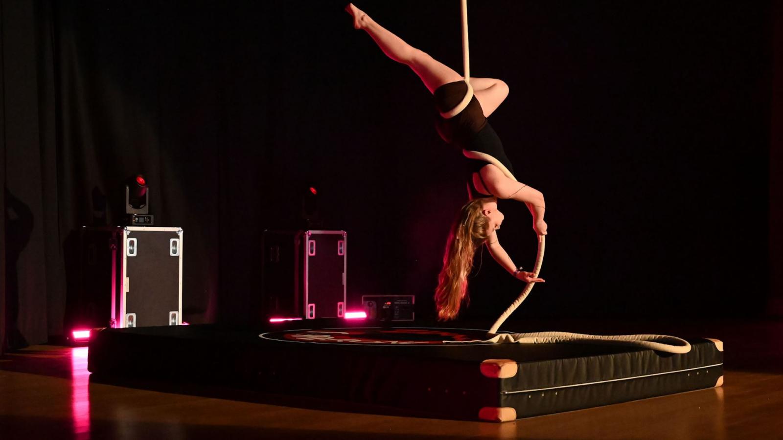 Weichbodenmatten als Fallschutz: Event, Zirkus, Training, Sportveranstalung - auch mit eigenem LOGO