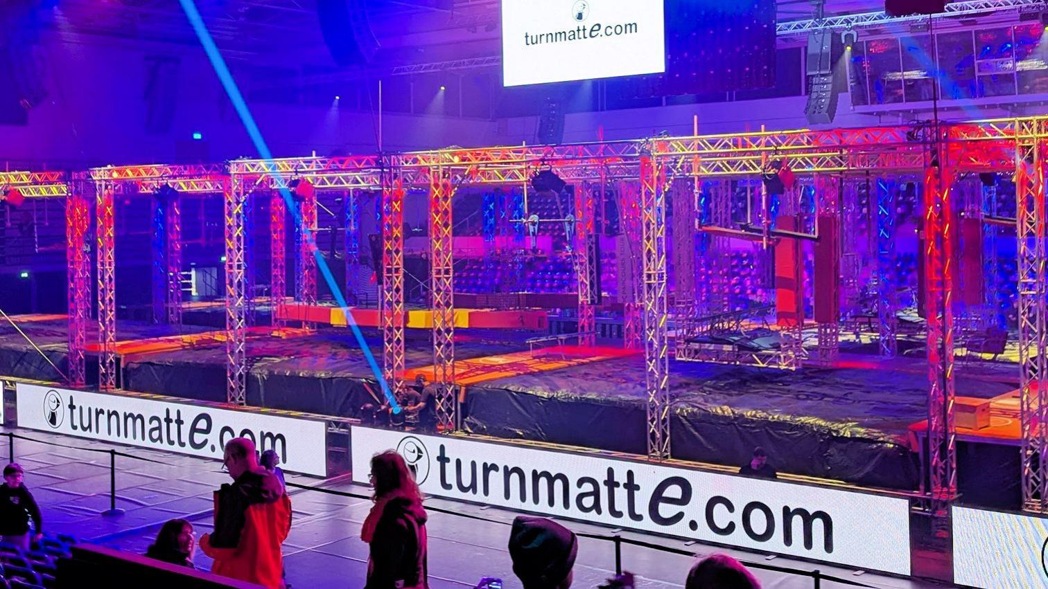 Fallschutzmatten, Säulenschutzpolster, Prallschutz,... für NINJA Warrior Halle oder Training.