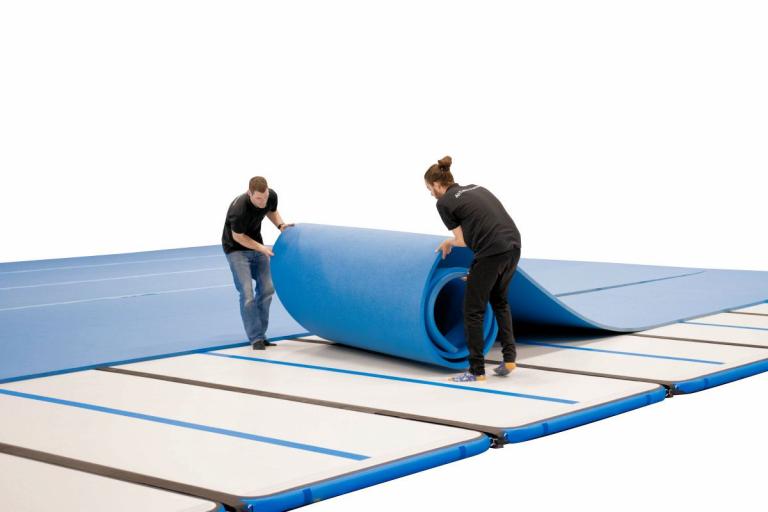 AirTrack - Competition-Floor - Rollmatte - der modulare AirFloor in Wettkampfgröße (14 x 14 m) setzt neue Maßstäbe im modernen Turn- und Trainingsbereich.
