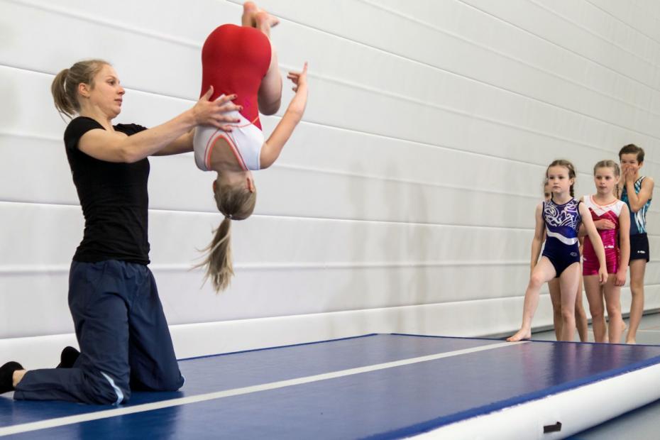 Air Track P 2 - Kinderturnen