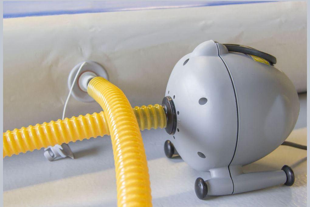Mit der AirTrack Elektropumpe OV10 können Sie schnell Ihre AirTrack Produkte befüllen.