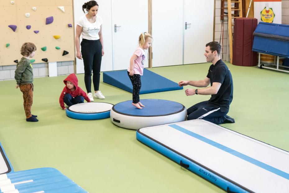 AirTrack-Kleinkinder-Turnen-Verein