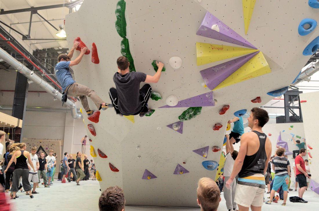Boulderhalle - Bouldermatten - Wir statten Ihre Boulderhalle mit Matten ganz nach Ihren Vorstellungen und Gegebenheiten aus. Boulderhalle - Bouldermatten Sonderanfertigungen bei www.turnmatte.com