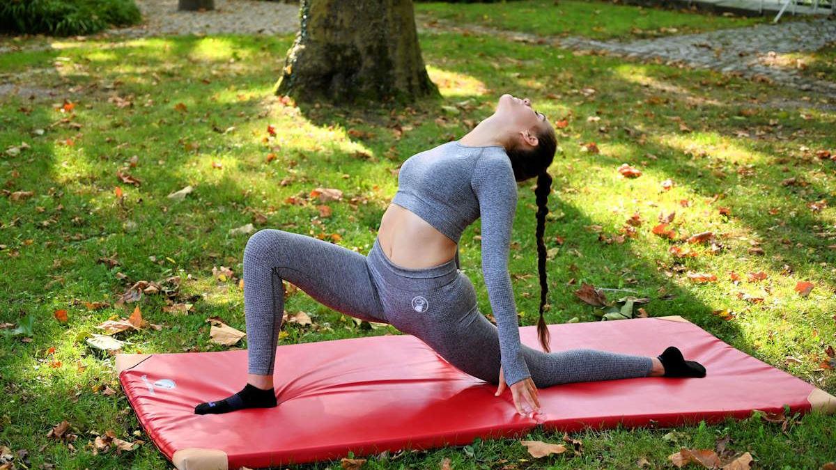 Üben Sie komfortabel und gelenkschonend auf unserer Special Edition MY RED MAT.