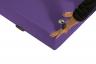 Die Nähte der Bezüge unserer Weichbodenmatten sind stabil und robust - Weichbodenmatte hier in lila.