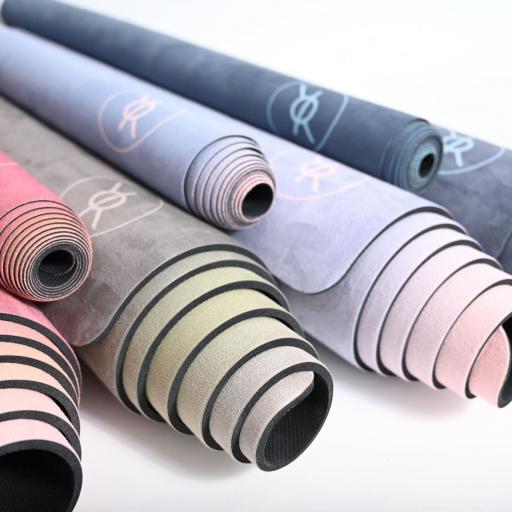 Besonders beliebt sind die Ombré Yogamatten aufgrund ihres Farbverlaufs.