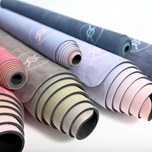 Besonders beliebt sind die Ombré Yogamatten aufgrund ihres Farbverlaufs.