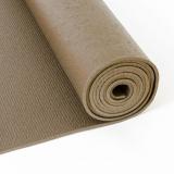 Die Yogamatte basic in grau ist schön schlicht und lenkt nicht von deiner Yogapraxis ab.