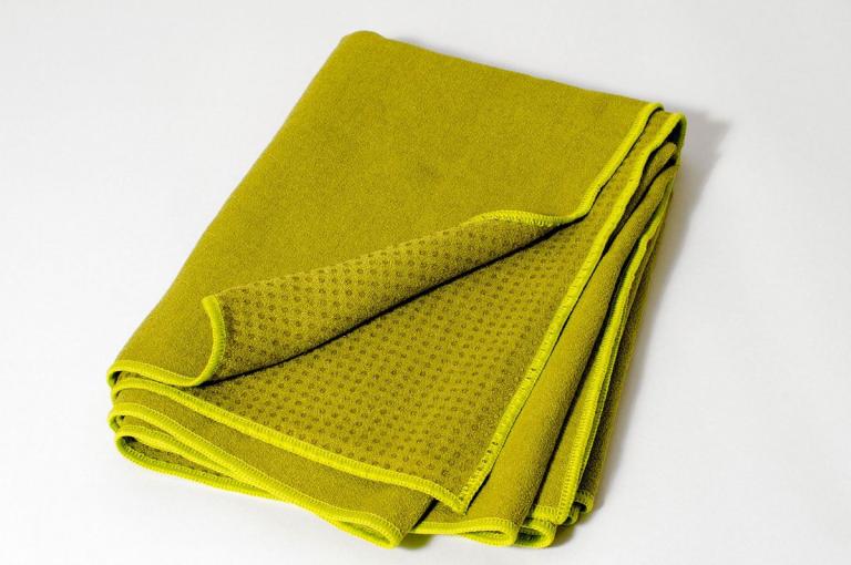 Yoga Handtuch mit Silikonnoppen.